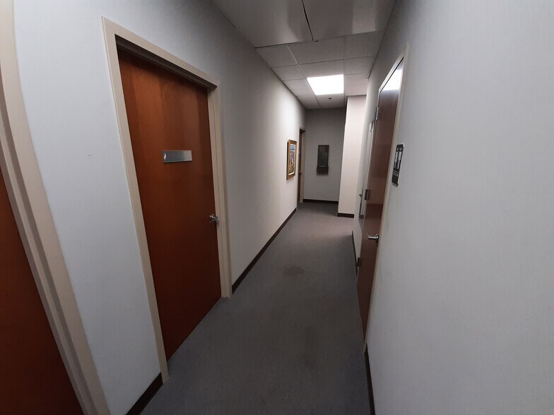 More Photos Of 1709 Legion Rd, Chapel Hill Coworking Space