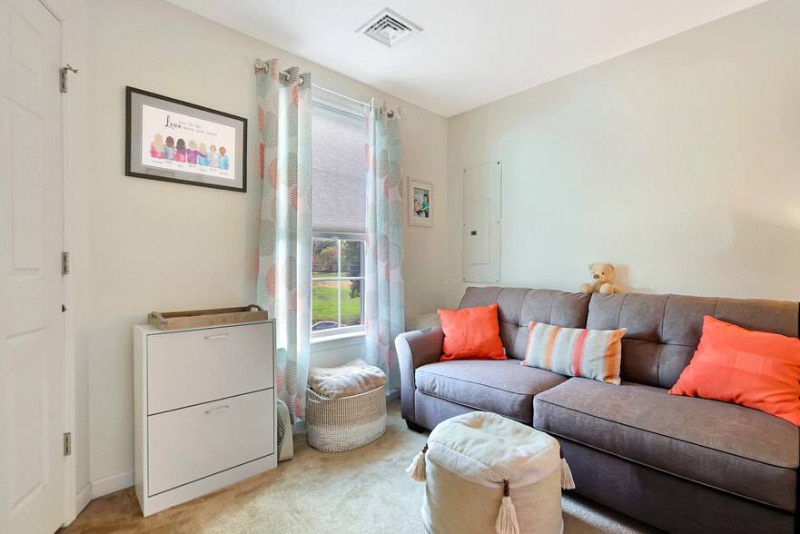 More Photos Of 1400 Broadway Rd, Dracut Flex For Sale