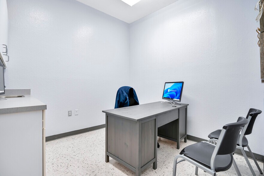 More Photos Of 901-911 N Central Ave, Kissimmee Medical For Lease