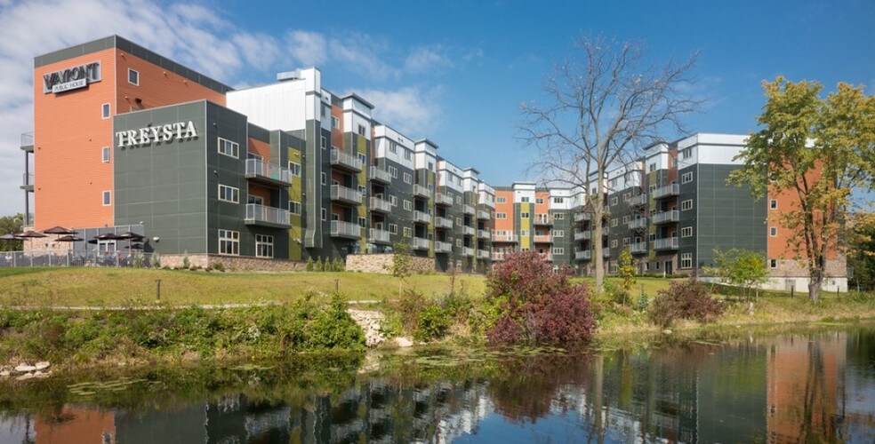 More Photos Of 320 W Broadway, Monona Apartments For Lease