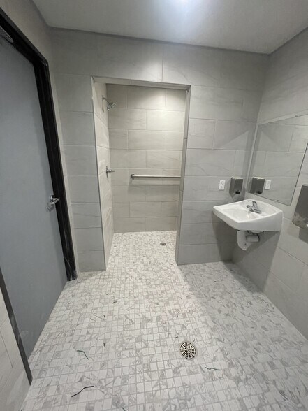 More Photos Of 2601 TX-121, Lewisville Light Distribution For Sale