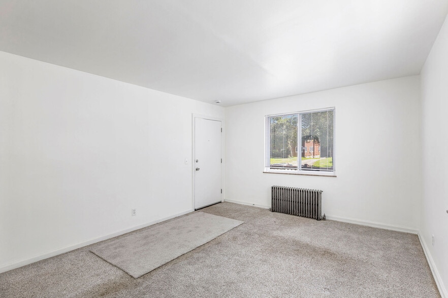 More Photos Of 7119 Eastlawn Dr, Cincinnati Apartments For Sale
