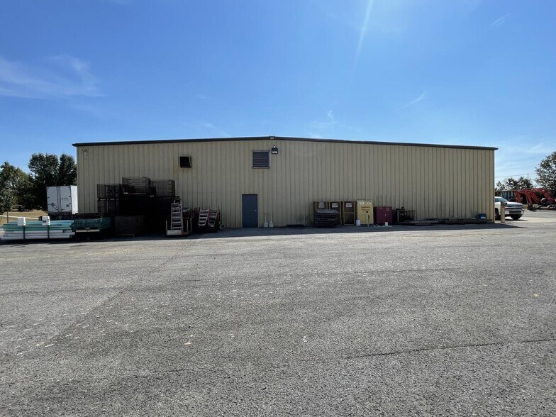 More Photos Of 6671 Shepherdsville Rd, Elizabethtown Warehouse For Lease