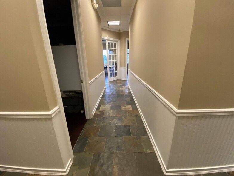 More Photos Of 42500 Eleven Mile Rd, Novi Medical For Lease