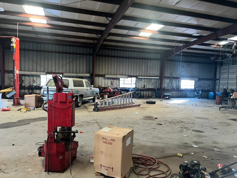 More Photos Of 757 North St, Ashburn Auto Dealership For Sale