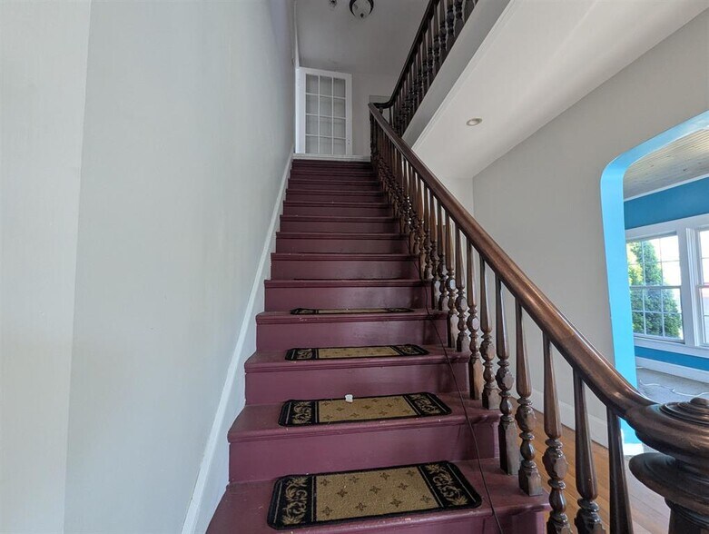 More Photos Of 198 Washington St, Claremont Office For Sale