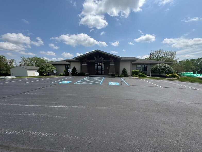 More Photos Of 2025 S Wabash St, Wabash Office For Sale