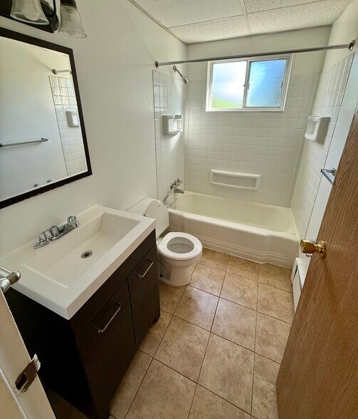 More Photos Of 4822 Hyde Park Blvd, Niagara Falls Apartments For Sale