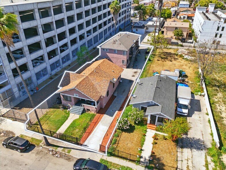 More Photos Of 925 W 84th St, Los Angeles Apartments For Sale