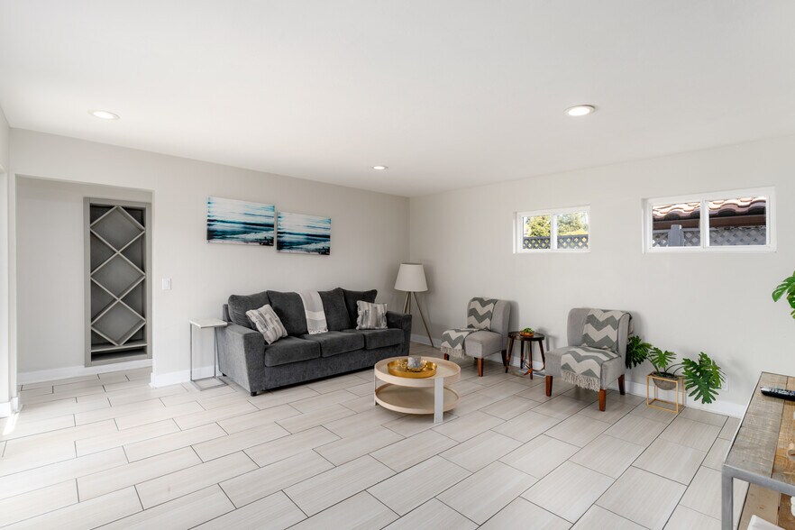 More Photos Of 1920 Beryl St, San Diego Specialty For Sale