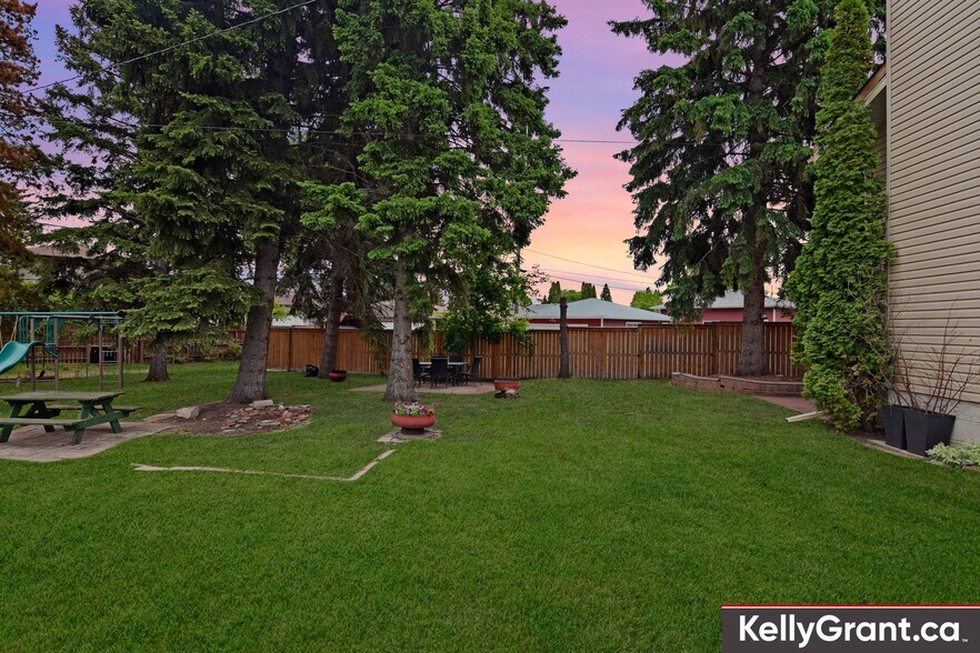 More Photos Of 9657 68A St NW, Edmonton Multifamily For Sale