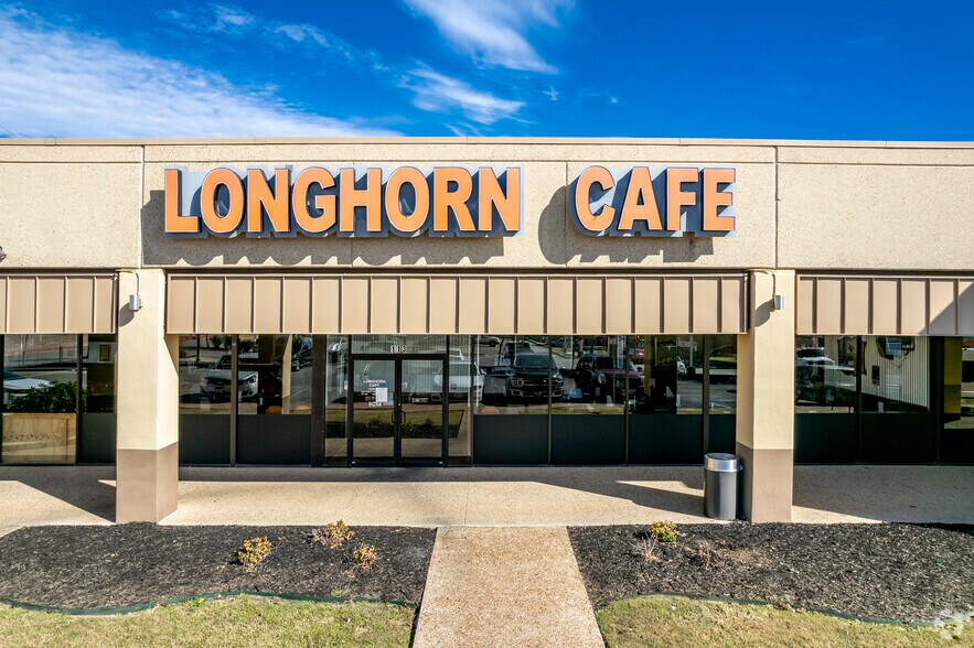 More Photos Of 12311 Nacogdoches Rd, San Antonio Freestanding For Sale