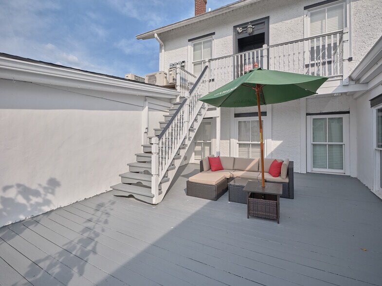 More Photos Of 31 Race St, Frenchtown Hotel For Sale