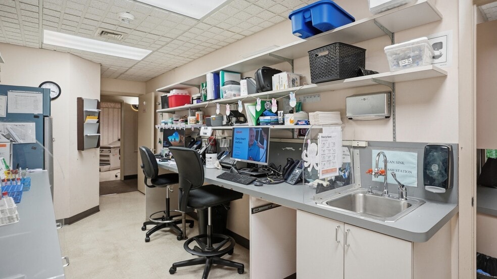 More Photos Of 123 Stewart Ave, Hicksville Medical For Sale