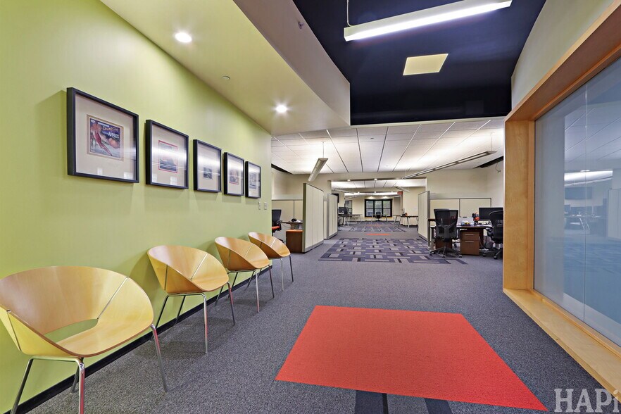 More Photos Of 545-547 N Milwaukee Ave, Libertyville General Retail For Sale