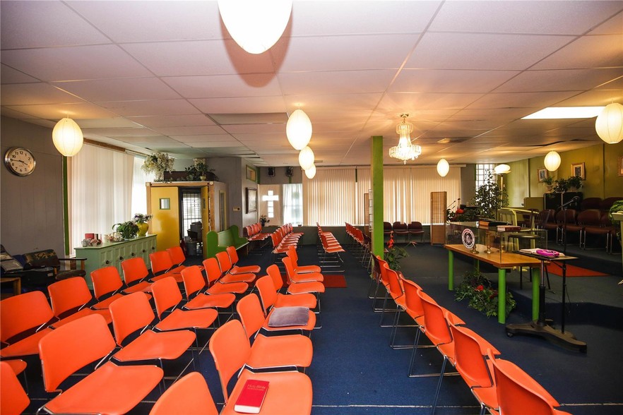 More Photos Of 2600 N Florissant Ave, Saint Louis Flex For Sale