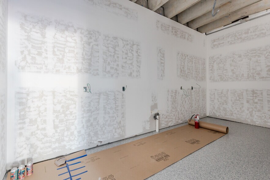 More Photos Of 1520 SE 46th Ln, Cape Coral Freestanding For Lease