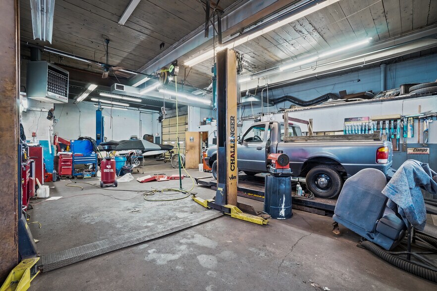 More Photos Of 10 Gansett Ave, Cranston Auto Repair For Sale