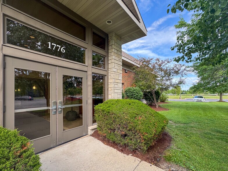 More Photos Of 1776 Legacy Cir, Naperville Medical For Sale