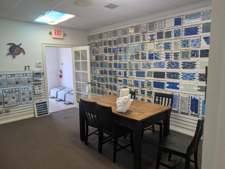 More Photos Of 3300 S Congress Ave, Boynton Beach Showroom For Lease