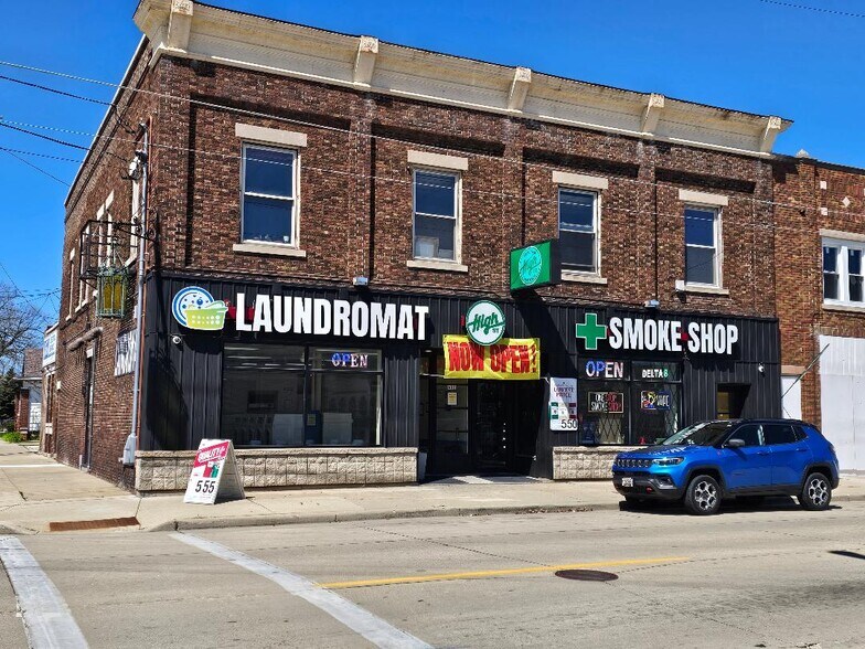 More Photos Of 632 High St, Racine Storefront Retail Residential For Sale