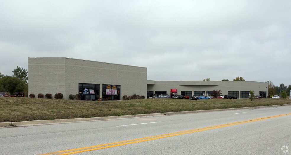 More Photos Of 4444 Decatur Blvd, Indianapolis Light Distribution For Lease