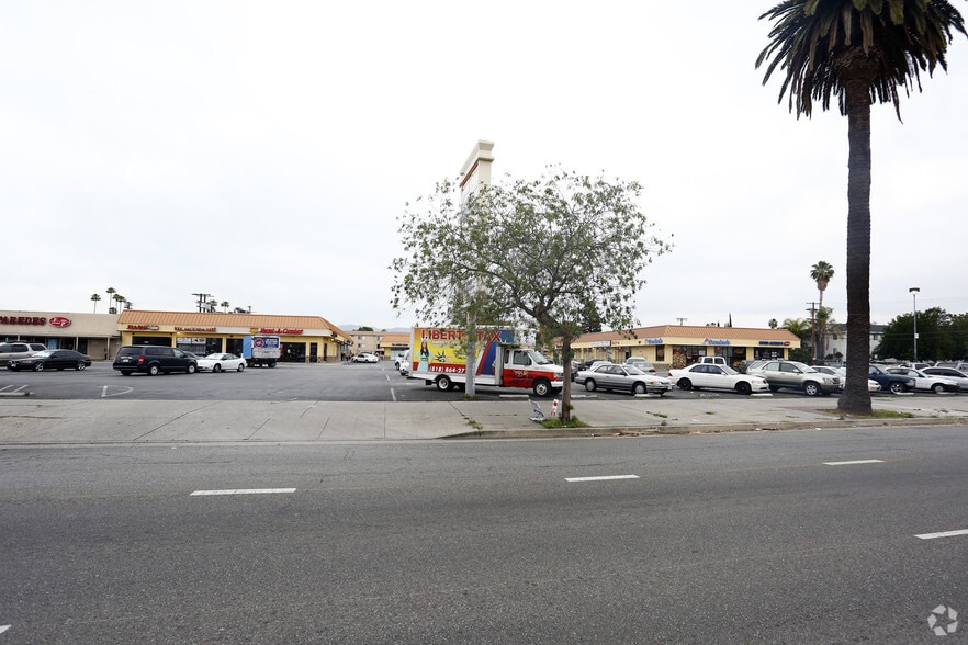 More Photos Of 21001-21015 Sherman Way, Canoga Park Freestanding For Lease