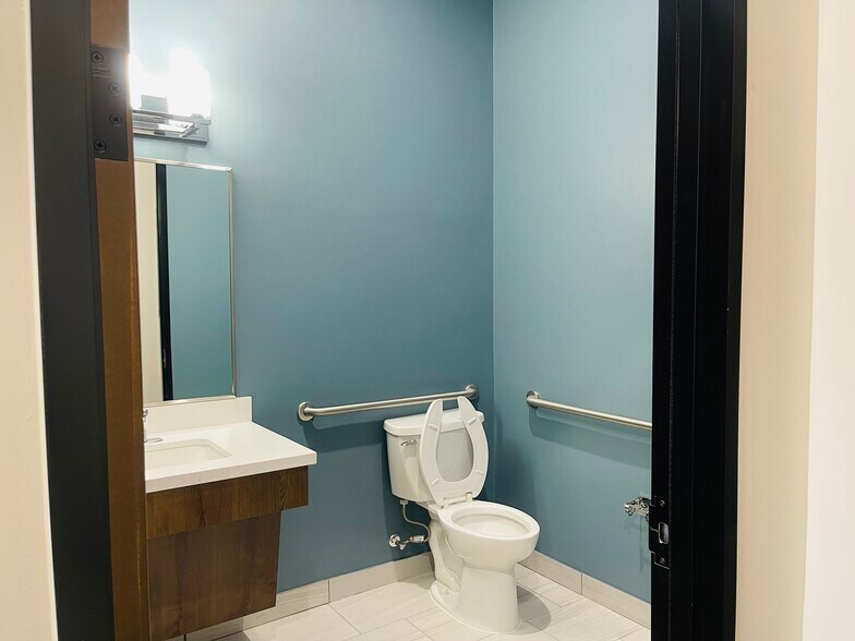 More Photos Of 7102 Tarrington Ave, #304, Sugar Land, TX 77479, Sugar Land Medical For Lease