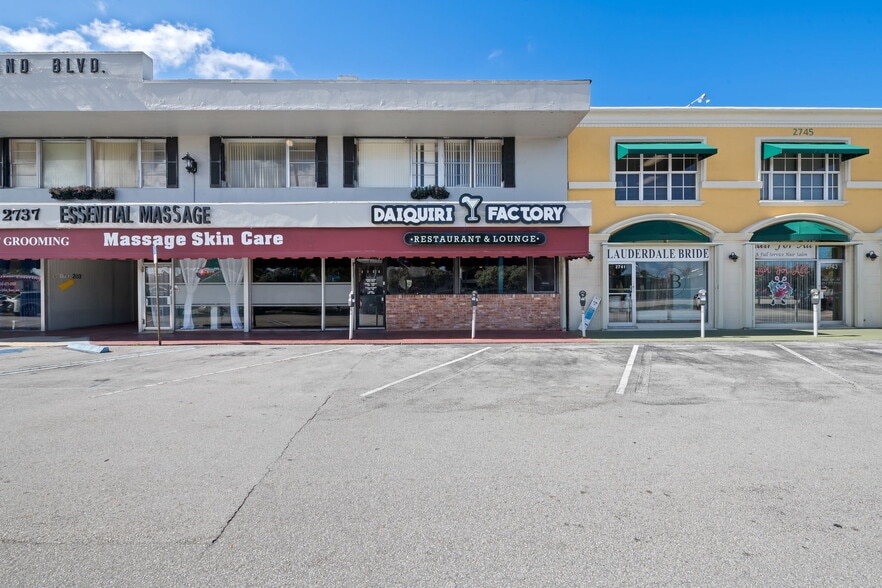 More Photos Of 2731-2739 E Oakland Park Blvd, Fort Lauderdale Storefront Retail Office For Lease
