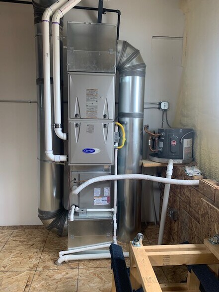 More Photos Of 332 Mountain View Dr, Johnstown Warehouse For Lease