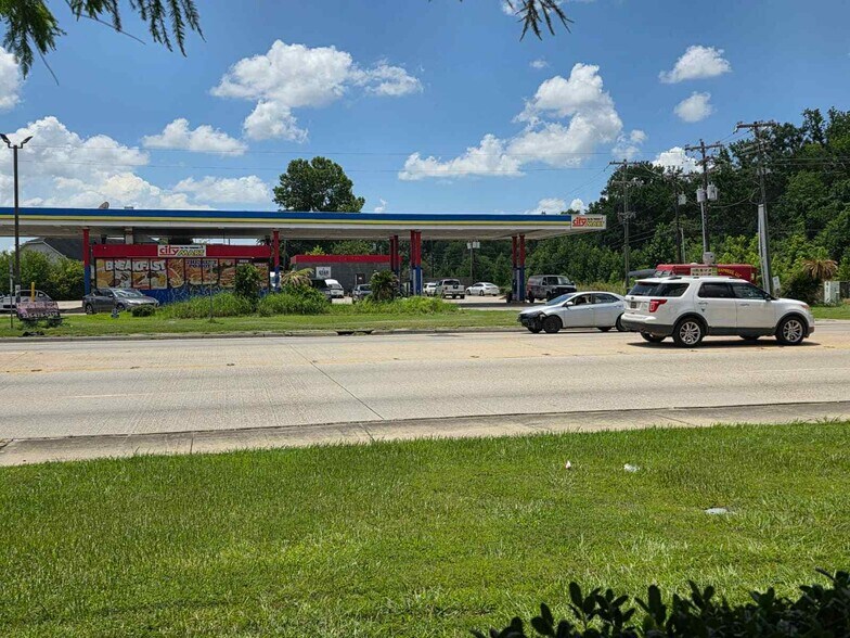 Primary Photo Of 1640 Oneal Ln, Baton Rouge Service Station For Sale