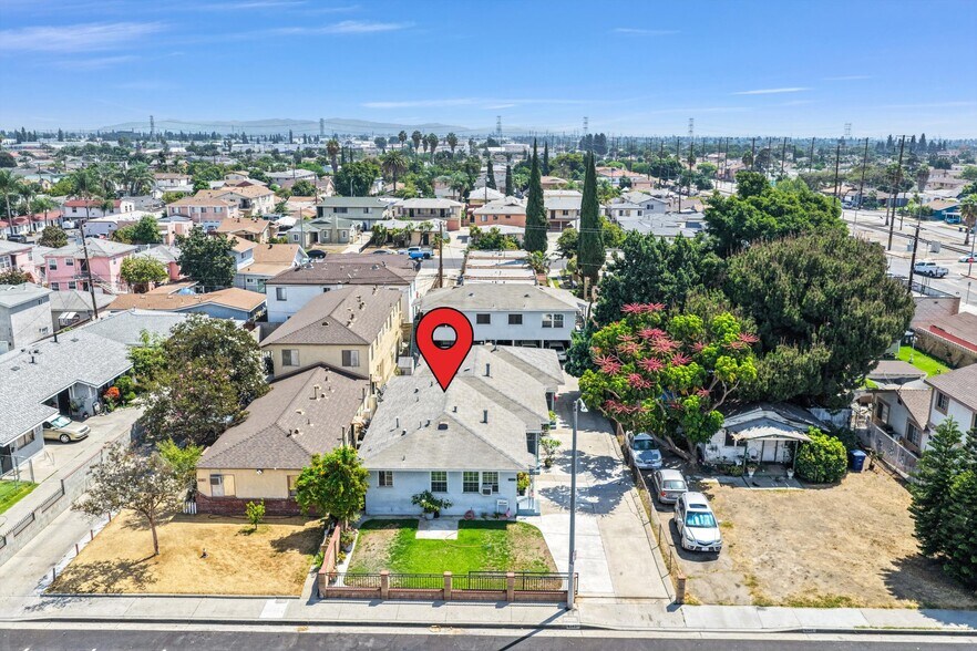 More Photos Of 6142 Vinevale Ave, Maywood Apartments For Sale
