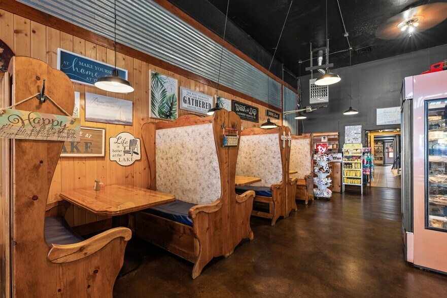 More Photos Of 531-535 N Market Blvd, Chehalis Restaurant For Sale