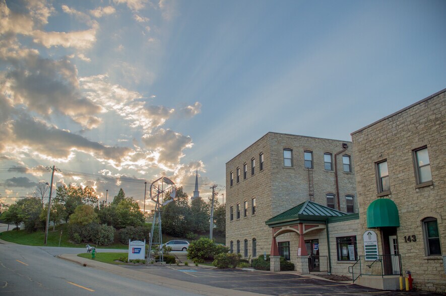 More Photos Of 28 S Water St, Batavia Office For Lease