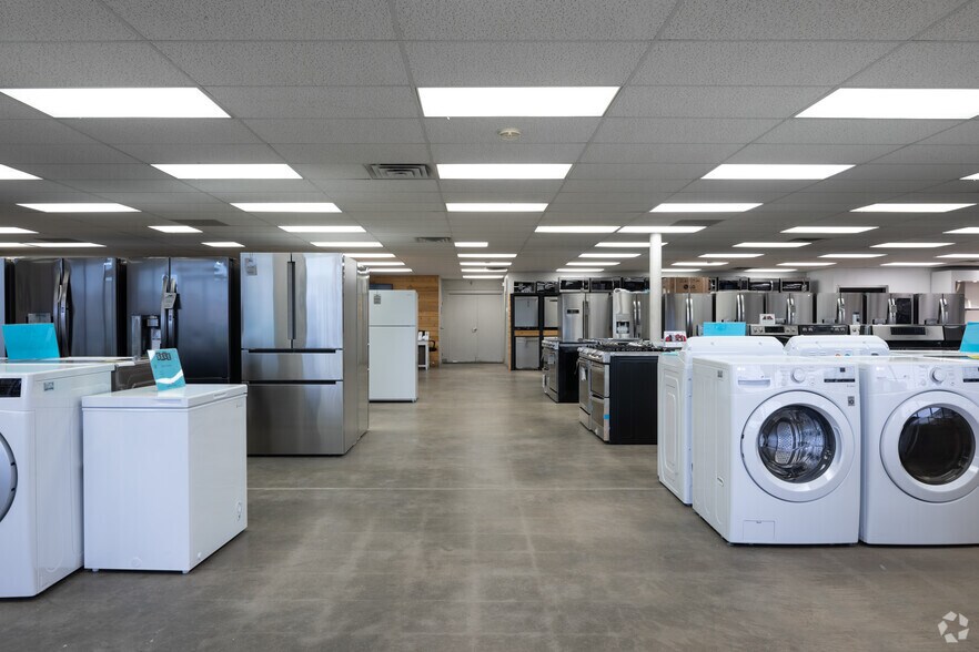 More Photos Of 3303-3381 N Academy Blvd, Colorado Springs Unknown For Lease