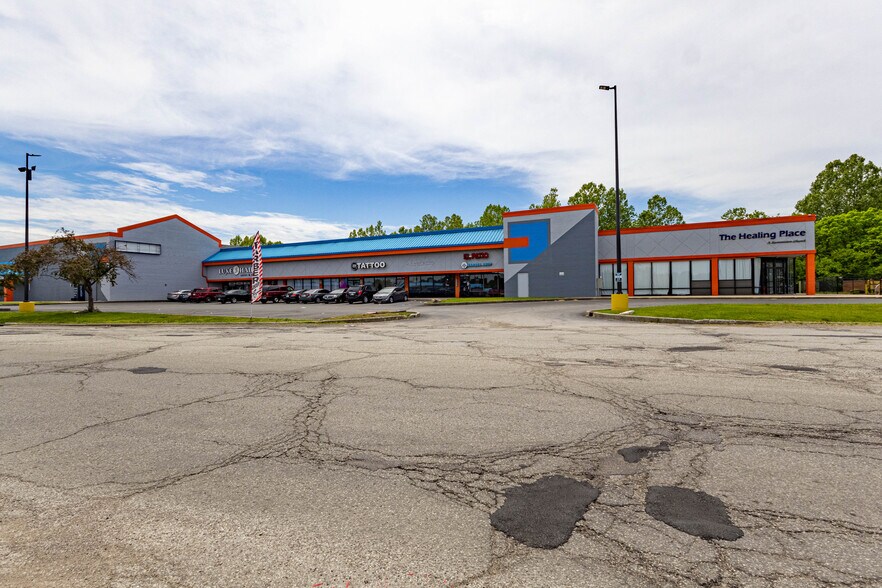 More Photos Of 3643-3749 Commercial Dr, Indianapolis Unknown For Lease