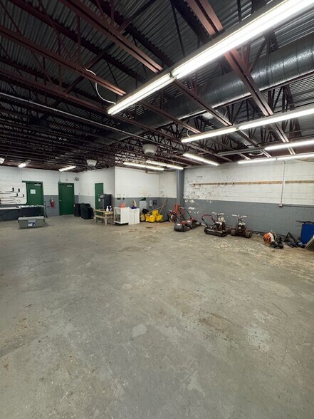 More Photos Of 5960 Atlanta Hwy, Alpharetta Storefront Retail Office For Sale