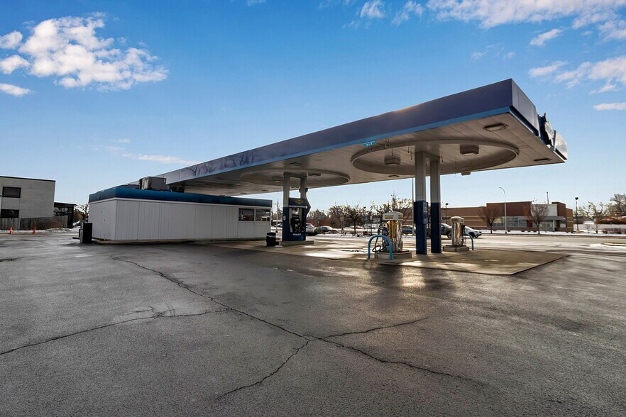 More Photos Of 2050 Sheridan Dr, Buffalo Fast Food For Lease