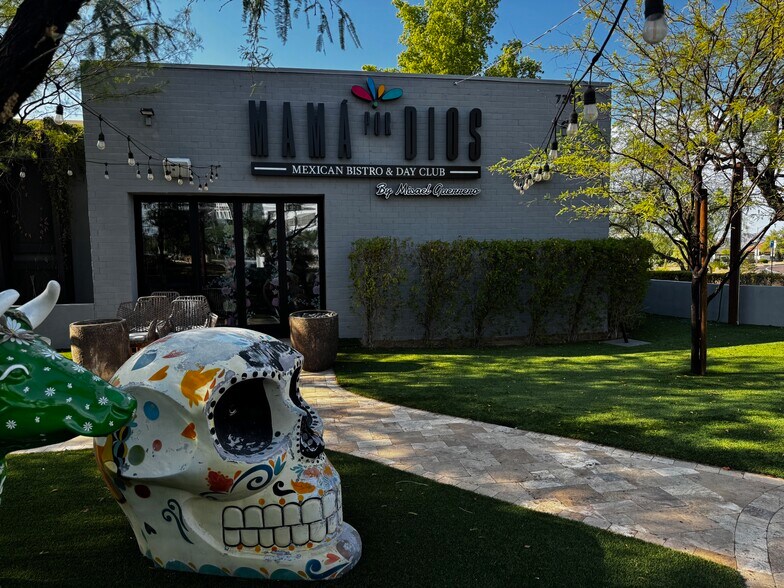 Primary Photo Of 7301 E Butherus Dr, Scottsdale Restaurant For Sale