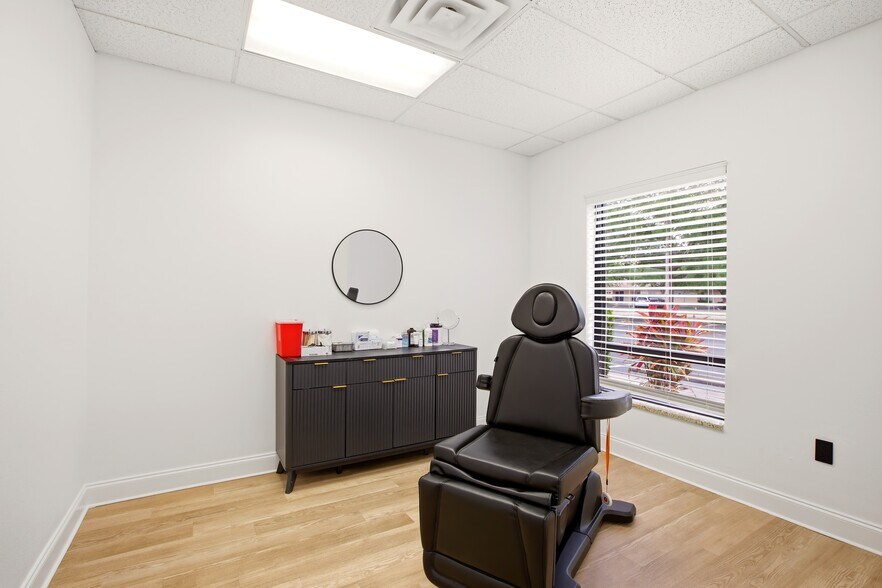 More Photos Of 5266 Office Park Blvd, Bradenton Medical For Lease