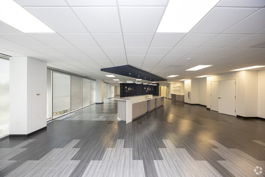 More Photos Of 6525 The Corners Pky, Peachtree Corners Unknown For Lease