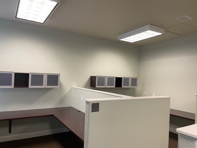 More Photos Of 1920 Corporate Dr, San Marcos Office For Sale