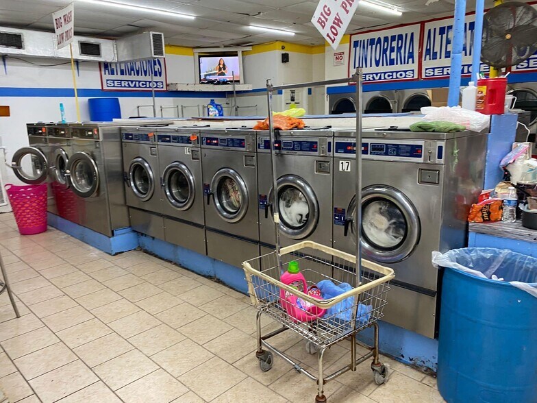 More Photos Of 3536 Lockwood Dr, Houston Storefront For Lease