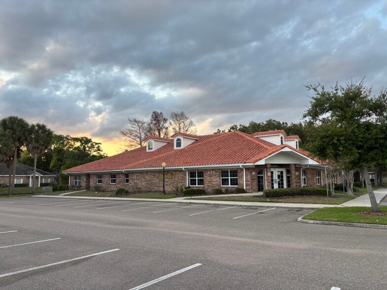 More Photos Of 825 E Oak St, Kissimmee Medical For Sale