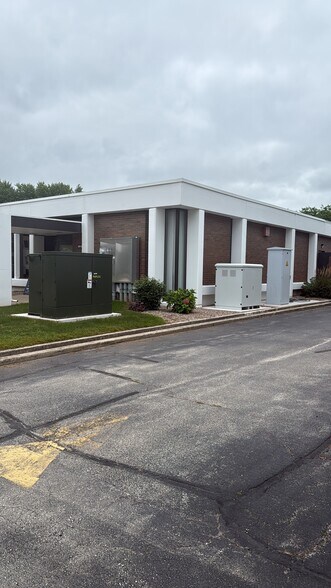 More Photos Of 427 Manitowoc St, Reedsville Office For Sale
