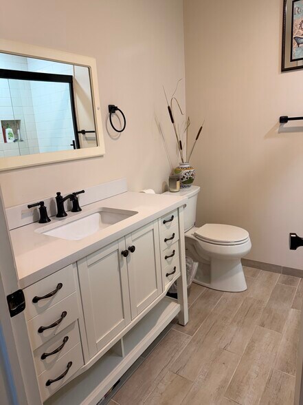 More Photos Of 3447 45th St, Highland Specialty For Sale