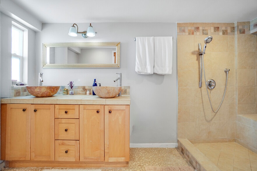 More Photos Of 11914 Beach Club Way, Malibu Multifamily For Sale