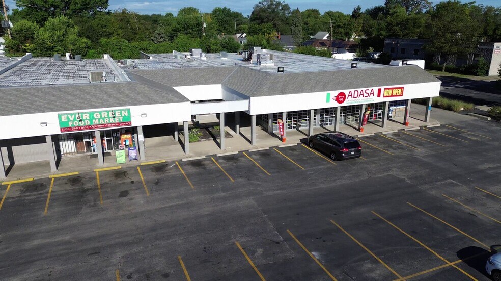 More Photos Of 901-927 S James Rd, Columbus Storefront For Sale