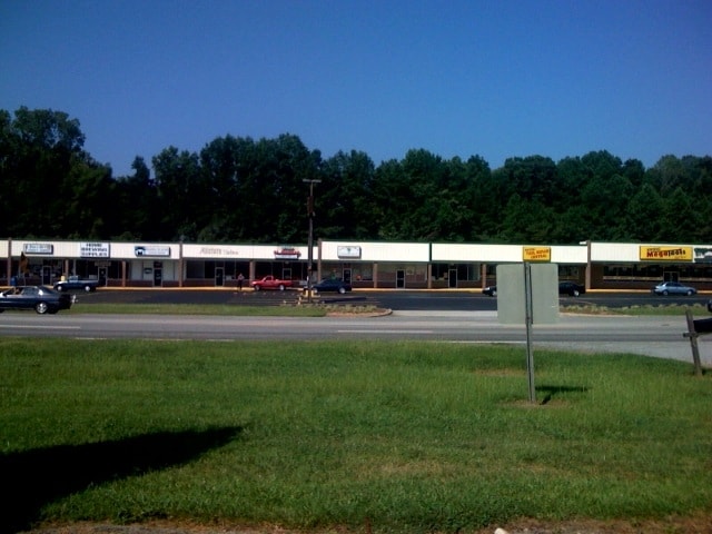 Primary Photo Of 535 Indian Trail Rd, Norcross Unknown For Lease