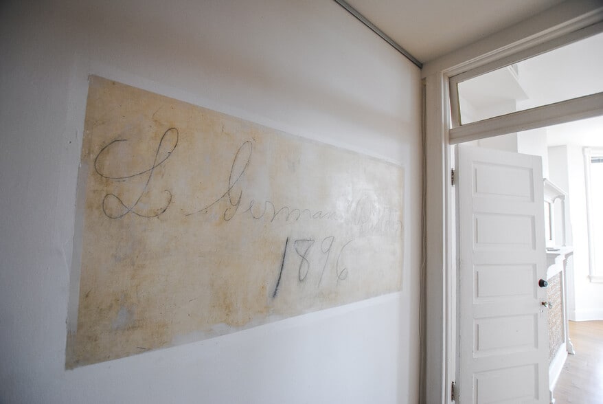 More Photos Of 34 E 25th St, Baltimore Office Residential For Sale